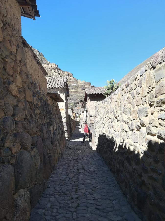 Hostal Mama K'Illa Ollantaytambo Exterior photo